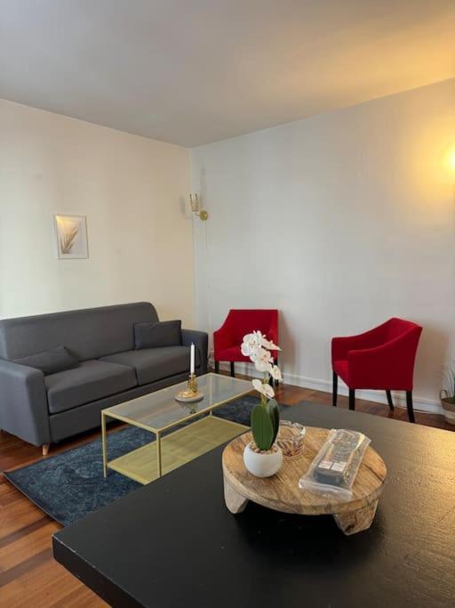 Charmant Appartement Au Moulin Rouge Paris Bagian luar foto